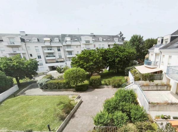 HAUTS-PAVÉS, Belle rénovation pour ce T3 avec ascenseur et box fermé !