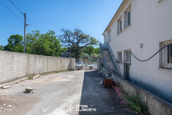 LES OLIVES - IMMEUBLE A USAGE COMMERCIAL - 530m2 Marseille (13013)