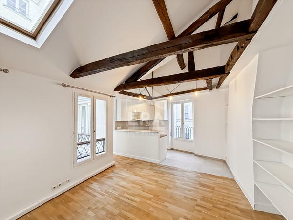 Charmant appartement rénové avec climatisation et poutres apparentes