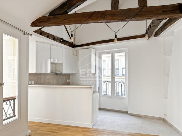 Charmant appartement rénové avec climatisation et poutres apparentes