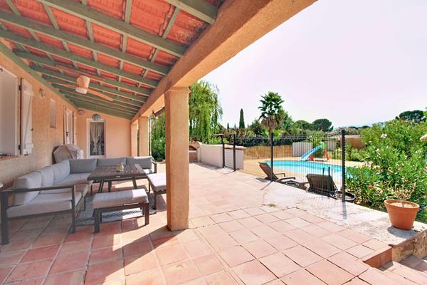 A VENDRE ! EN EXCLUSIVITE - Maison Vidauban 5 pièces - Terrain 1298m2- Piscine- Terrasse- Garage