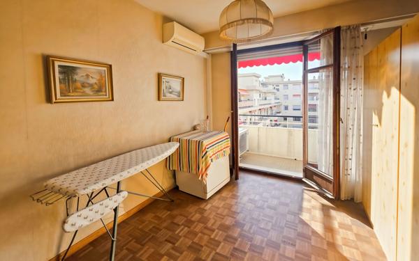 Appartement à vendre    3 pièces • 94 m2 Nice