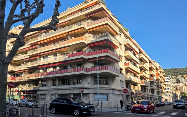 Appartement à vendre    3 pièces • 94 m2 Nice