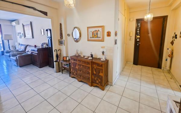 Appartement à vendre    3 pièces • 94 m2 Nice