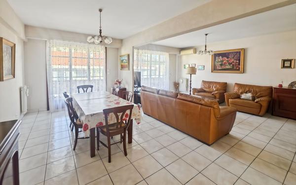 Appartement à vendre    3 pièces • 94 m2 Nice