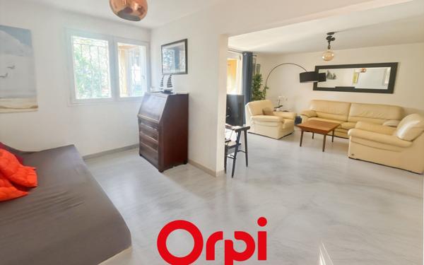 Appartement à vendre    3 pièces •  Bandol