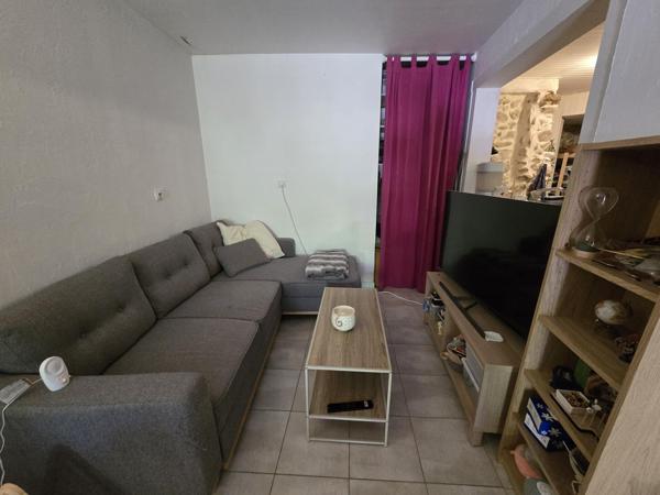 Charmante Maison de Village avec Extérieur et Parking Proche