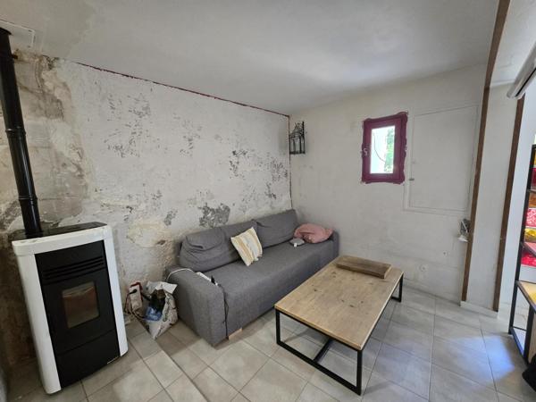 Charmante Maison de Village avec Extérieur et Parking Proche