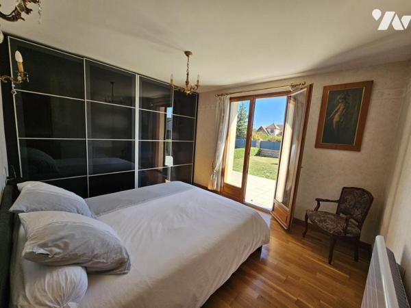 pavillon de plain-pied sur  sous-sol complet