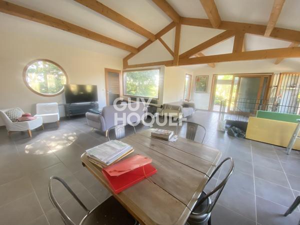 Maison à louer de 5 pièces de 231 m² à 1500€ HC