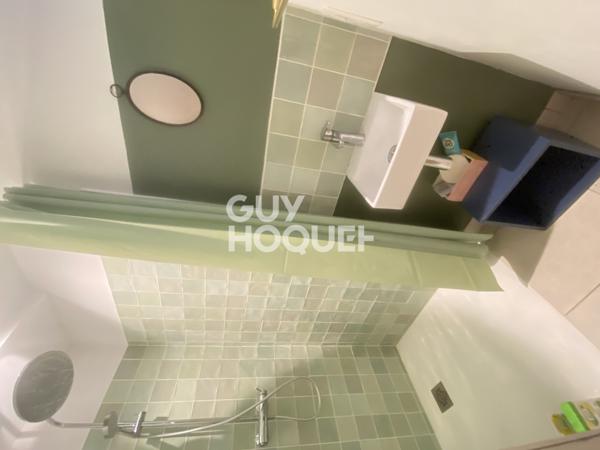 Maison à louer de 5 pièces de 231 m² à 1500€ HC