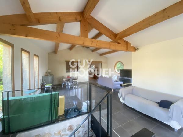 Maison à louer de 5 pièces de 231 m² à 1500€ HC