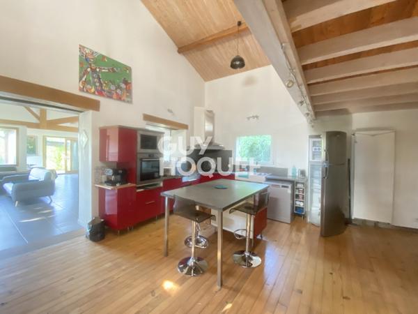 Maison à louer de 5 pièces de 231 m² à 1500€ HC