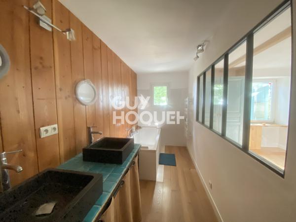 Maison à louer de 5 pièces de 231 m² à 1500€ HC