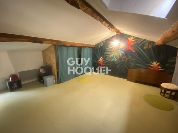 Maison à louer de 5 pièces de 231 m² à 1500€ HC