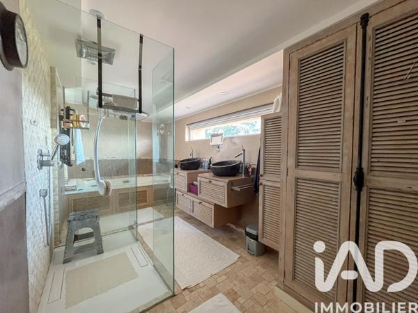Maison à vendre 9 pièces 245 m² Cogolin