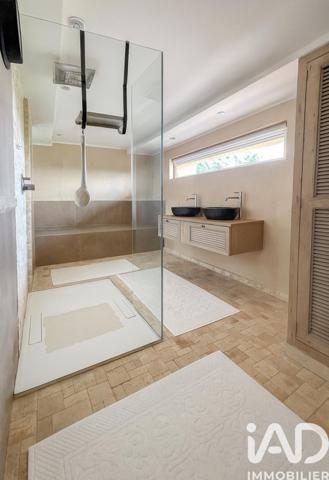 Maison à vendre 9 pièces 245 m² Cogolin