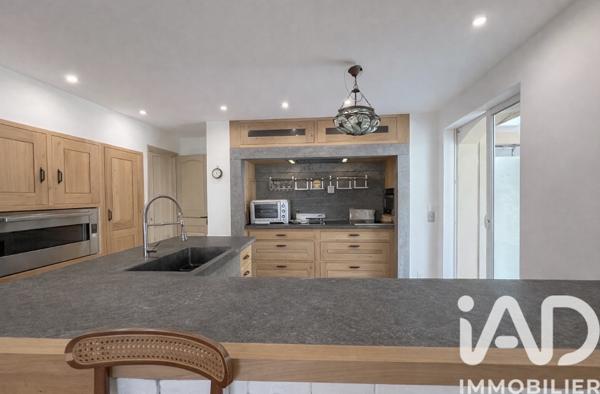 Maison à vendre 9 pièces 245 m² Cogolin