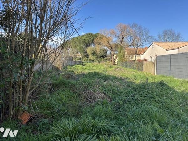 LE PELLERIN : Terrain à vendre 796 m²