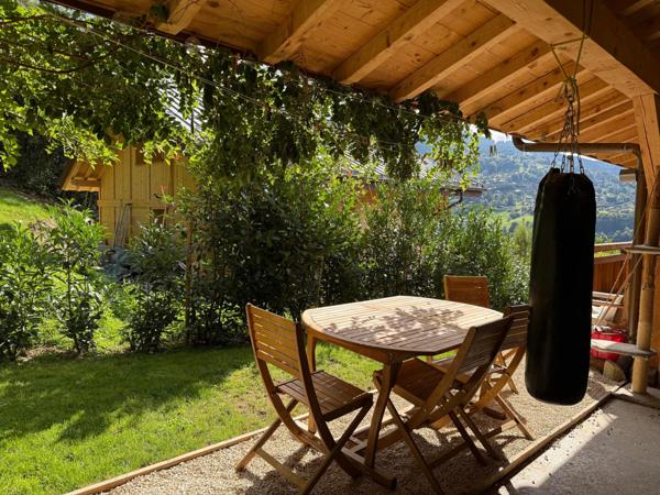 A vendre- Chalet d'exception tout en bois avec vue panoramique sur la chaîne Aravis