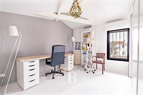 Bordeaux, Maison de ville 6 Chambres -  300 m² à vendre