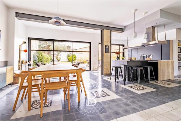 Bordeaux, Maison de ville 6 Chambres -  300 m² à vendre