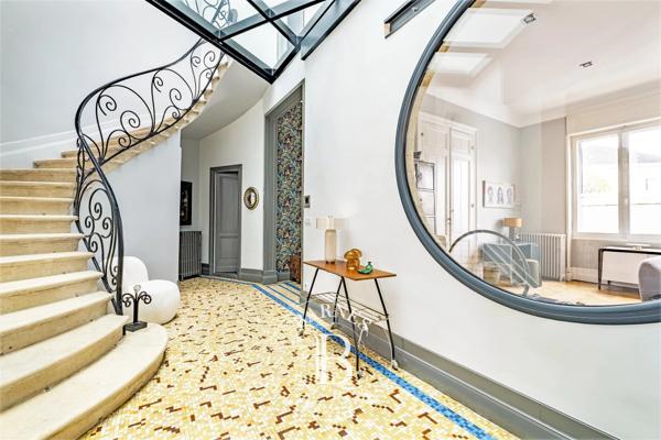 Bordeaux, Maison de ville 6 Chambres -  300 m² à vendre