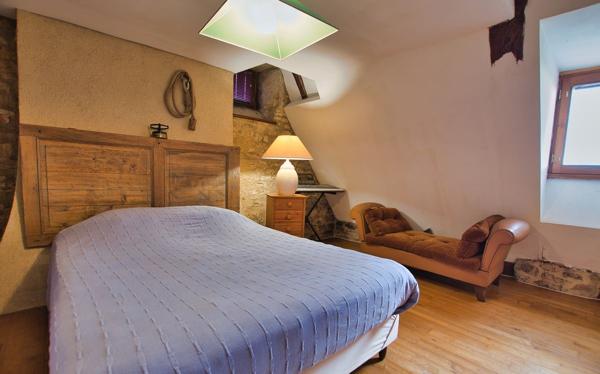 Jolie Quercynois T4 avec dépendance et jardin