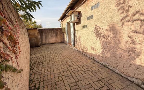 Appartement à louer    2 pièces • 42 m2 Marignane