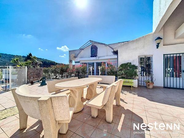 Propriété d'exception à Grimaud ? 600 m² de potentiel avec 3 piscines et plus de 7000 m² de terrain