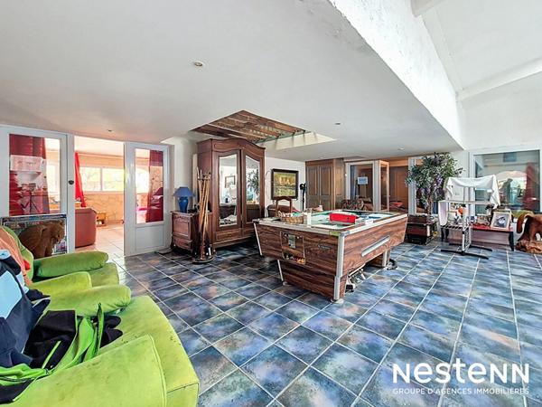 Propriété d'exception à Grimaud ? 600 m² de potentiel avec 3 piscines et plus de 7000 m² de terrain