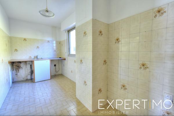 Cagnes-sur-Mer (06800) CAGNES-SUR-MER, 2/3 pièces à renover, parking, cave saine de 33m2