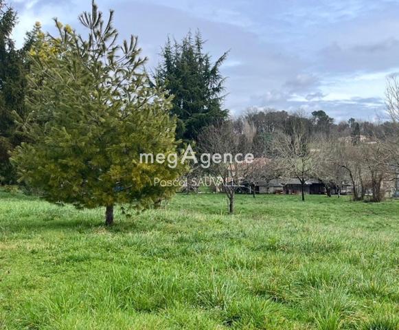 Terrain à MENSIGNAC, 24350 - 2400m²