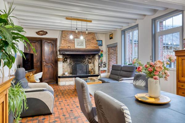 Clos masure avec habitation, chambres d'hôtes, gîte et garage-atelier