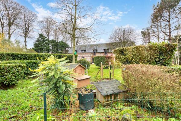 Clos masure avec habitation, chambres d'hôtes, gîte et garage-atelier