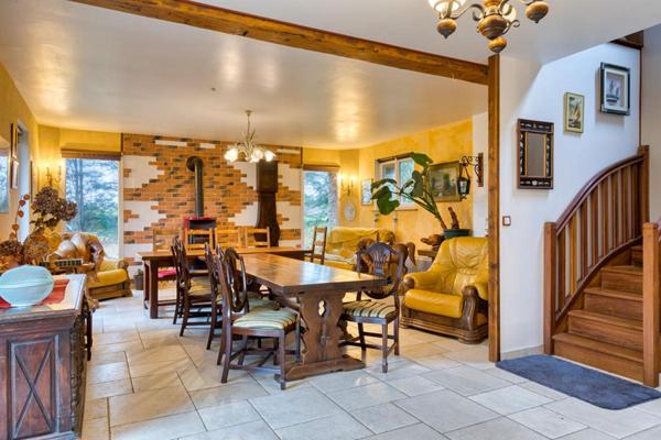 Clos masure avec habitation, chambres d'hôtes, gîte et garage-atelier