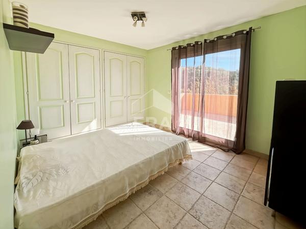 MARSEILLE LIMITE SEPTEMES LES VALLONS  -  Villa de 162m2 sur parcelle de 1230m2 avec garage et piscine