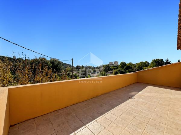 MARSEILLE LIMITE SEPTEMES LES VALLONS  -  Villa de 162m2 sur parcelle de 1230m2 avec garage et piscine