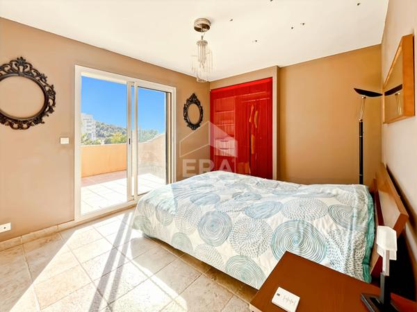 MARSEILLE LIMITE SEPTEMES LES VALLONS  -  Villa de 162m2 sur parcelle de 1230m2 avec garage et piscine