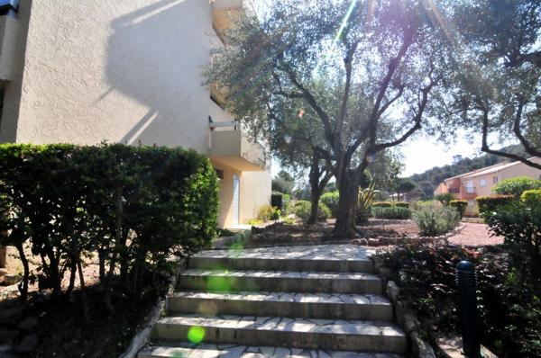 Saint-Raphaël (83700) Saint-Raphaël LE DRAMONT, Location T2 39M2 avec terrasse, balcon et loggia