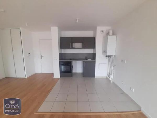 Appartement à louer 2 pièces 47.36m² Montlhéry (91310)