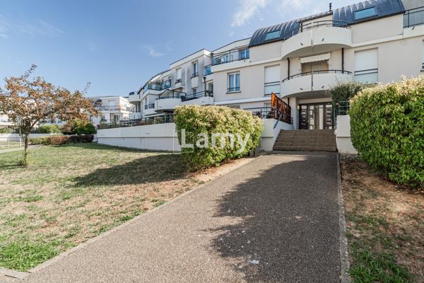 Parking + annexe + parking + appartement