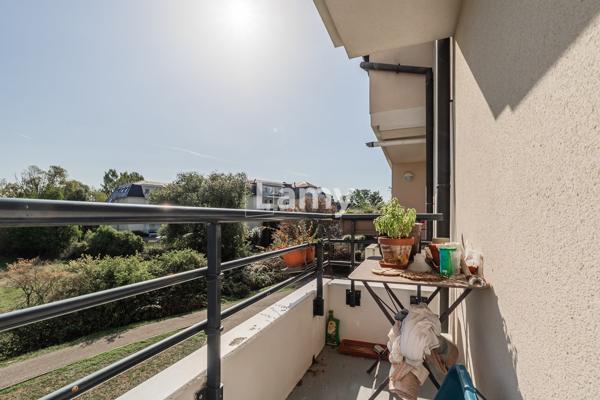 Parking + annexe + parking + appartement