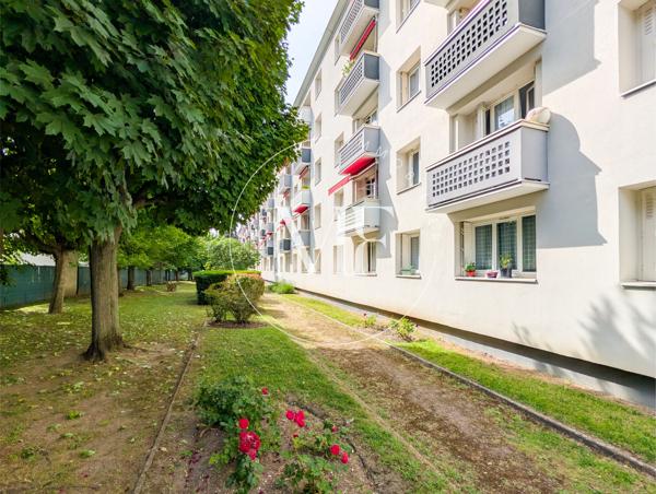 Appartement
         3 pièces
        - 63 m² Exclusivité 259 000 € *