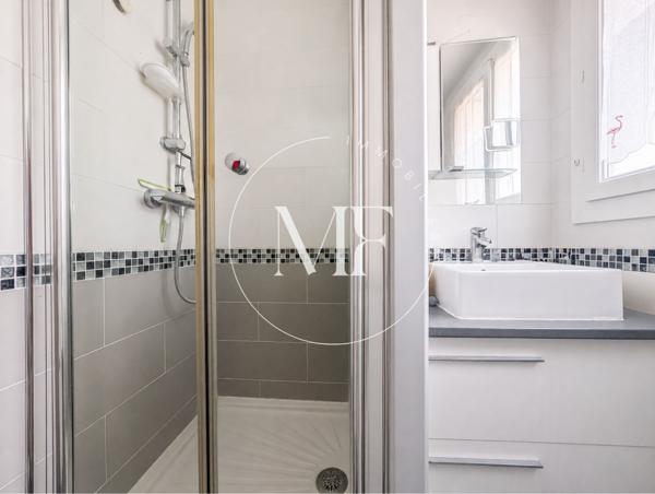 Appartement
         3 pièces
        - 63 m² Exclusivité 259 000 € *