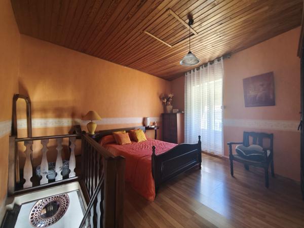 Saint-Pargoire (34230) Maison de villageT5 de 120m2 avec garage, cours exterieure possibilités de diviser