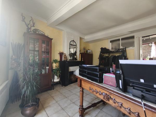 Saint-Pargoire (34230) Maison de villageT5 de 120m2 avec garage, cours exterieure possibilités de diviser