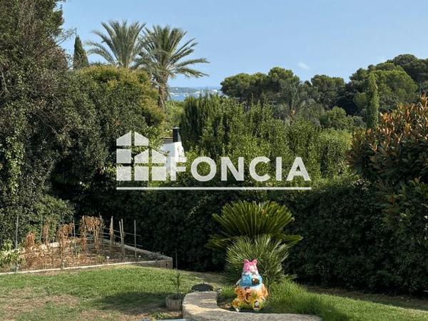 À vendre Maison 9 pièces 350 m² - Antibes 06160