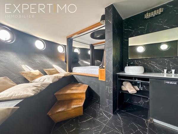 Trévoux (01600) BIEN ATYPIQUE – ANCIEN CHÂTEAU D’EAU ENTIÈREMENT RÉHABILITÉ – VUE PANORAMIQUE À 360° – TREVOUX