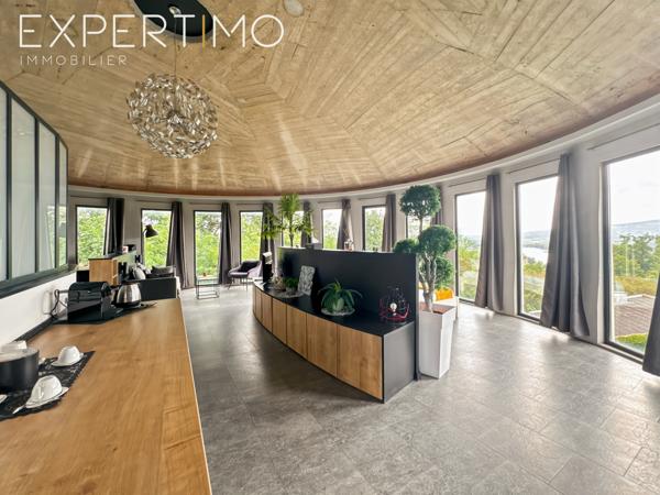 Trévoux (01600) BIEN ATYPIQUE – ANCIEN CHÂTEAU D’EAU ENTIÈREMENT RÉHABILITÉ – VUE PANORAMIQUE À 360° – TREVOUX